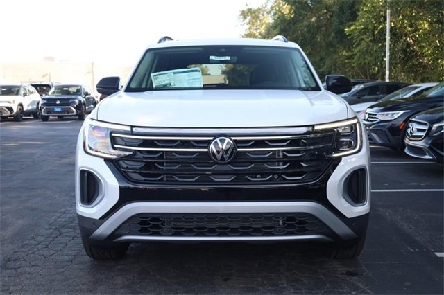 New 2026 Volkswagen Atlas Peak Edition image 4