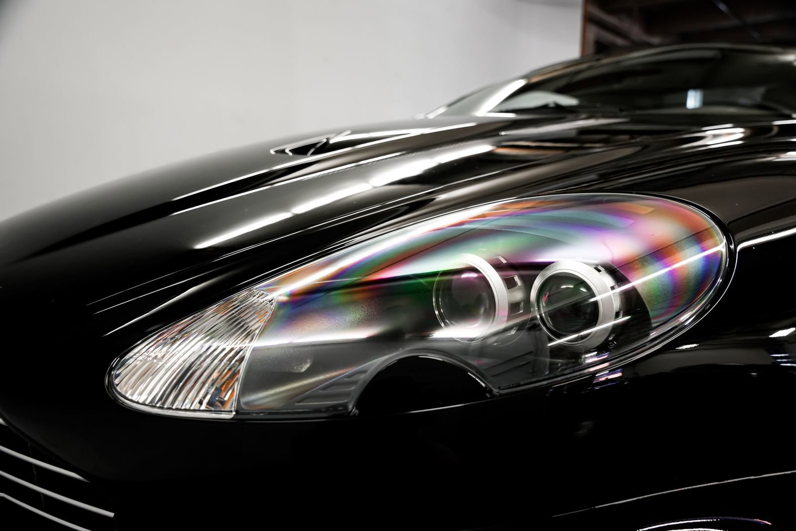 Used 2009 Aston Martin DBS Coupe RWD image 29