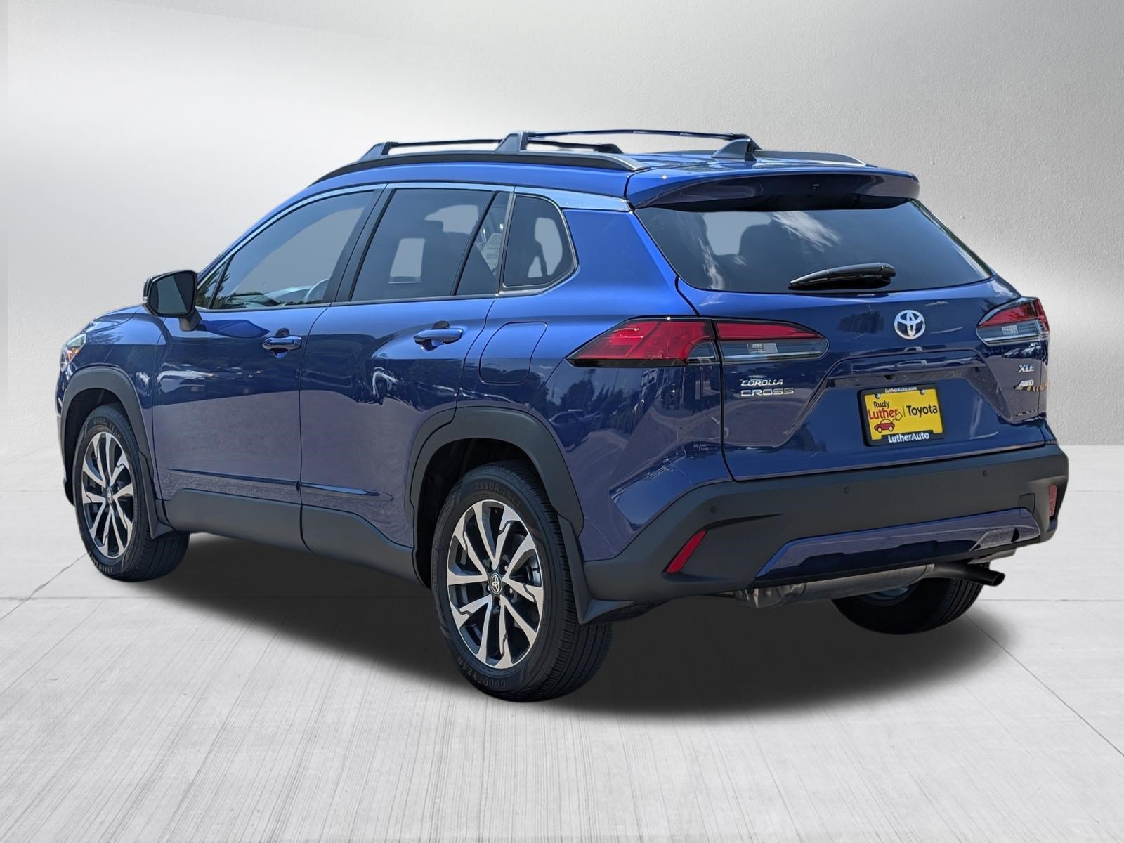 Certified 2025 Toyota Corolla Cross XLE w/ Convenience Package AWD/4WD image 5