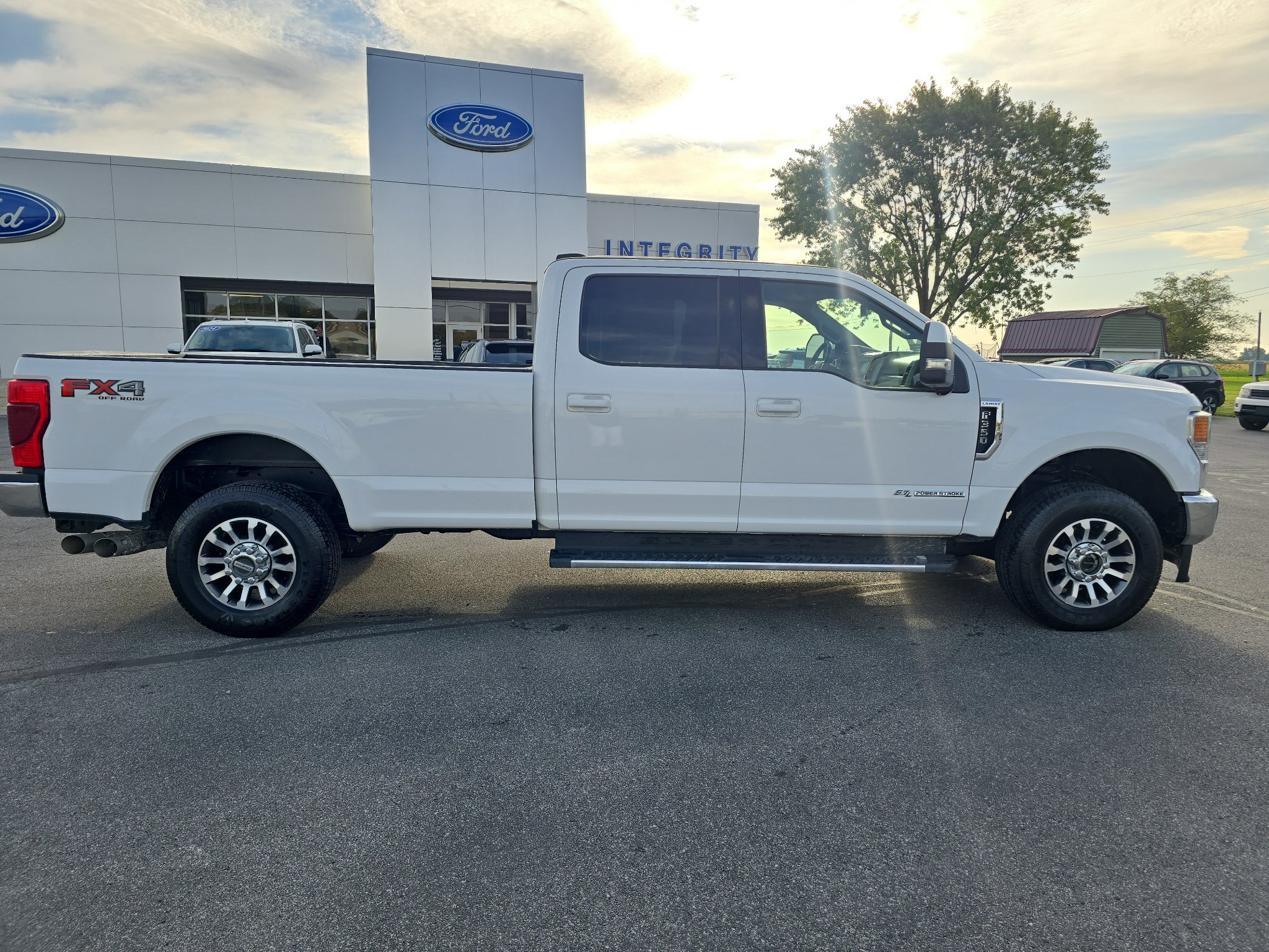 Used 2020 Ford F350 Lariat w/ Lariat Value Package AWD/4WD image 2