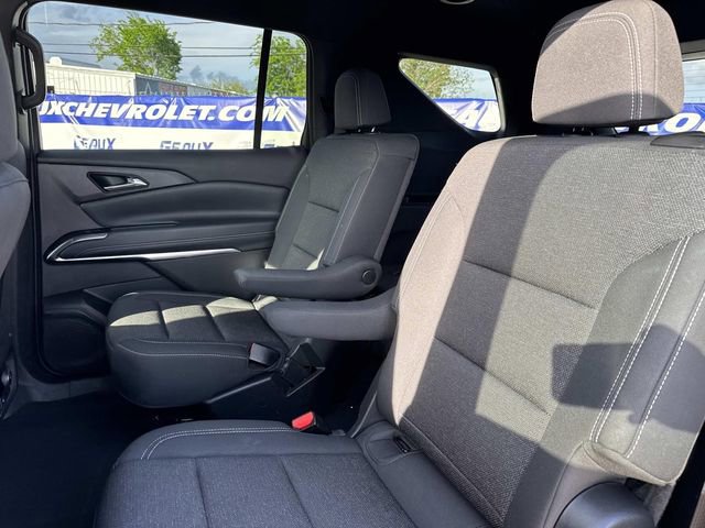 Used 2025 Chevrolet Traverse LT image 35