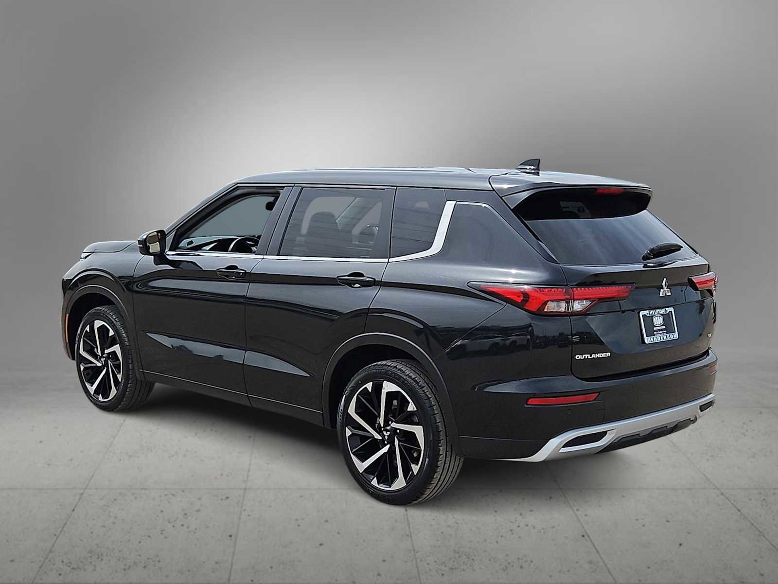 Used 2024 Mitsubishi Outlander SE AWD/4WD image 6
