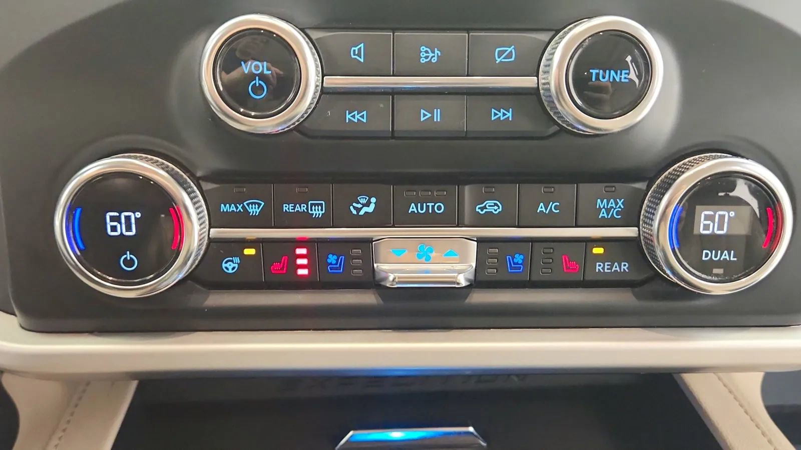 Used 2024 Ford Expedition Limited image 31