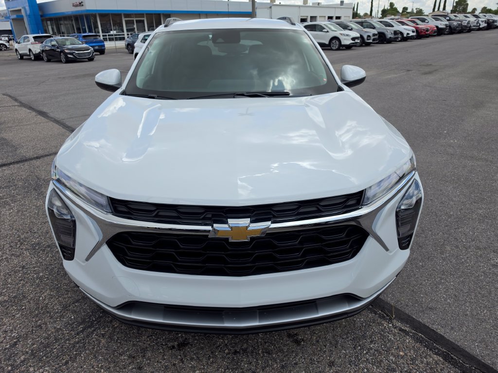 New 2026 Chevrolet Trax LT w/ Driver Confidence Package FWD image 8