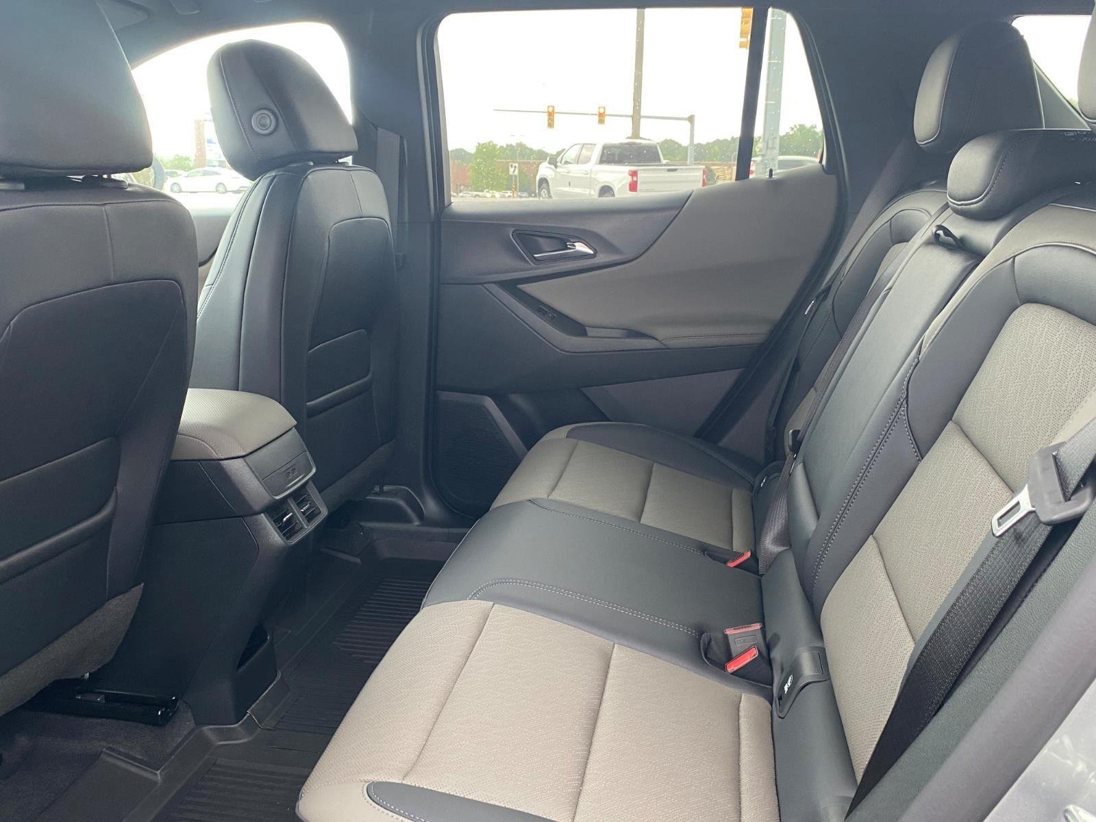 New 2026 Chevrolet Equinox LT w/ Convenience Package II FWD image 21