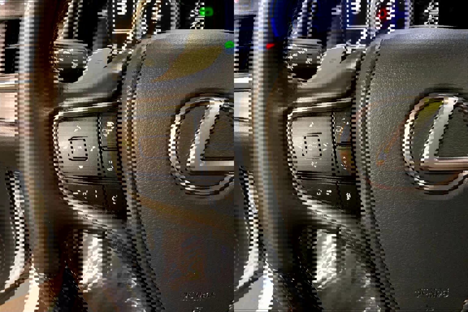 Used 2019 Lexus ES 300h w/ Premium Package image 24