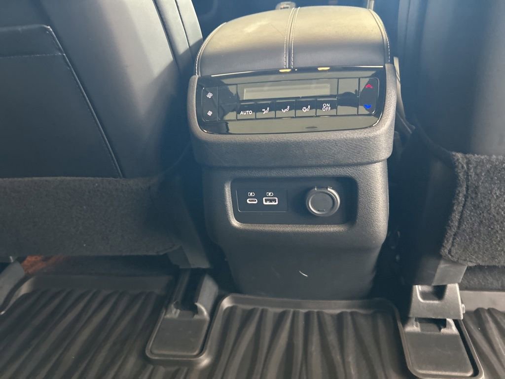 Used 2024 INFINITI QX60 Luxe w/ Performance Audio Package image 34