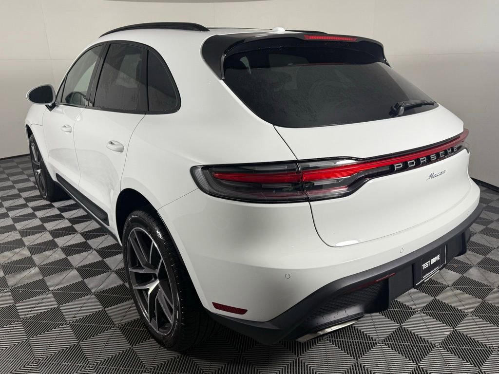 New 2026 Porsche Macan image 3