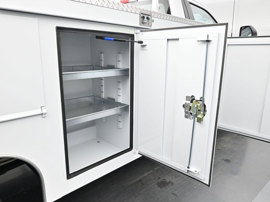 New 2025 Ford F450 XL w/ XL Chrome Package RWD image 25