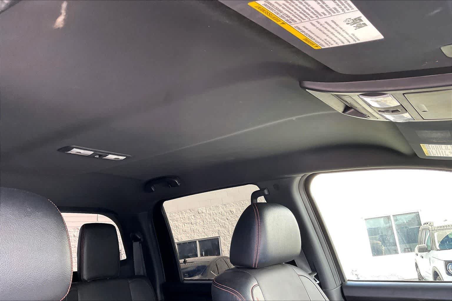 Used 2021 Nissan Titan PRO-4X w/ Pro-4x Convenience Package AWD/4WD image 30