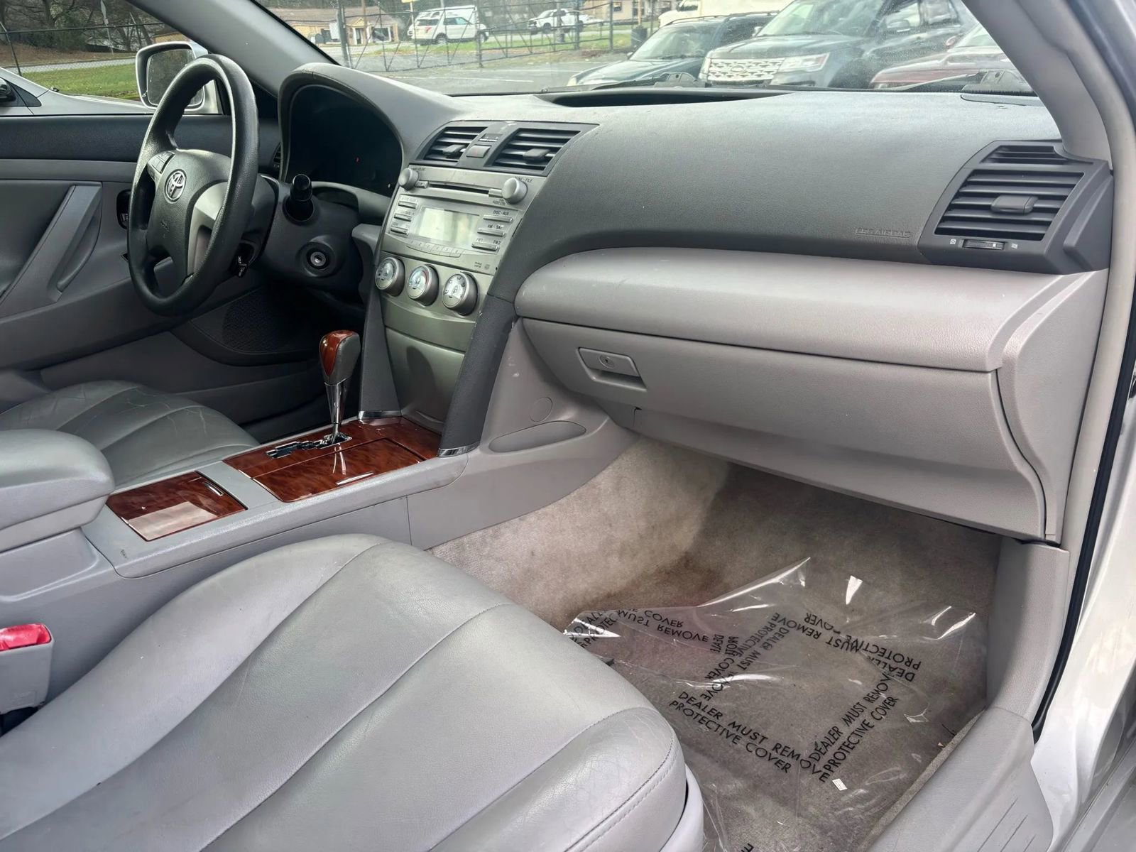 Used 2010 Toyota Camry LE image 15