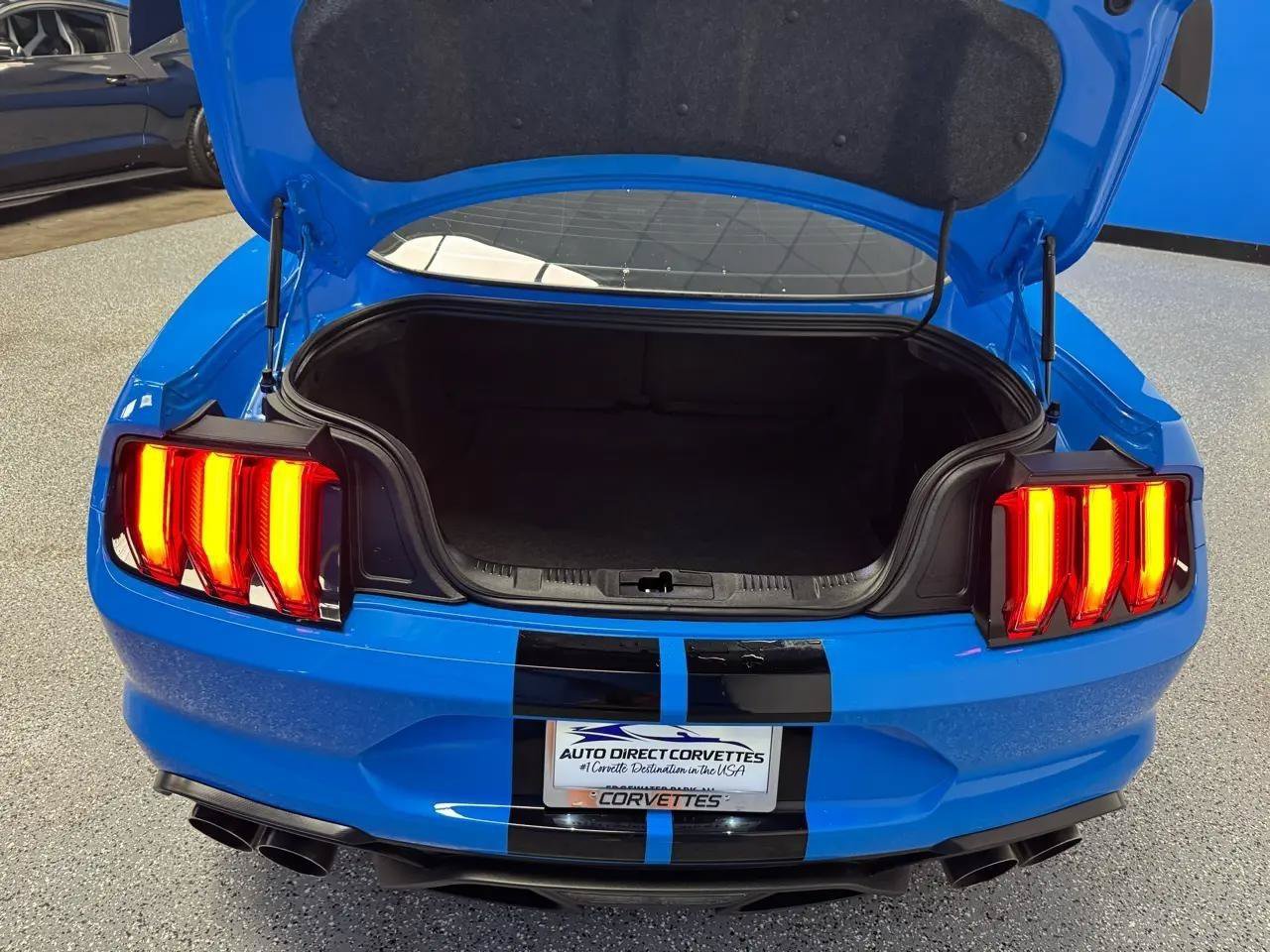 Used 2022 Ford Mustang Shelby GT500 w/ Technology Package RWD image 27