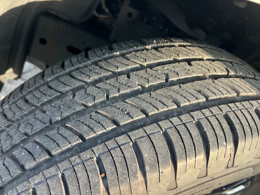 Certified 2019 Nissan Armada Platinum w/ Captain's Chairs Package image 32