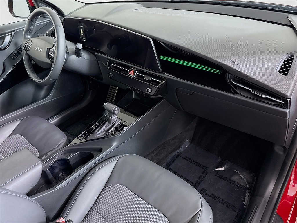 Used 2024 Kia Niro EX Touring image 33