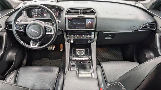 Used 2020 Jaguar F-PACE S image 26