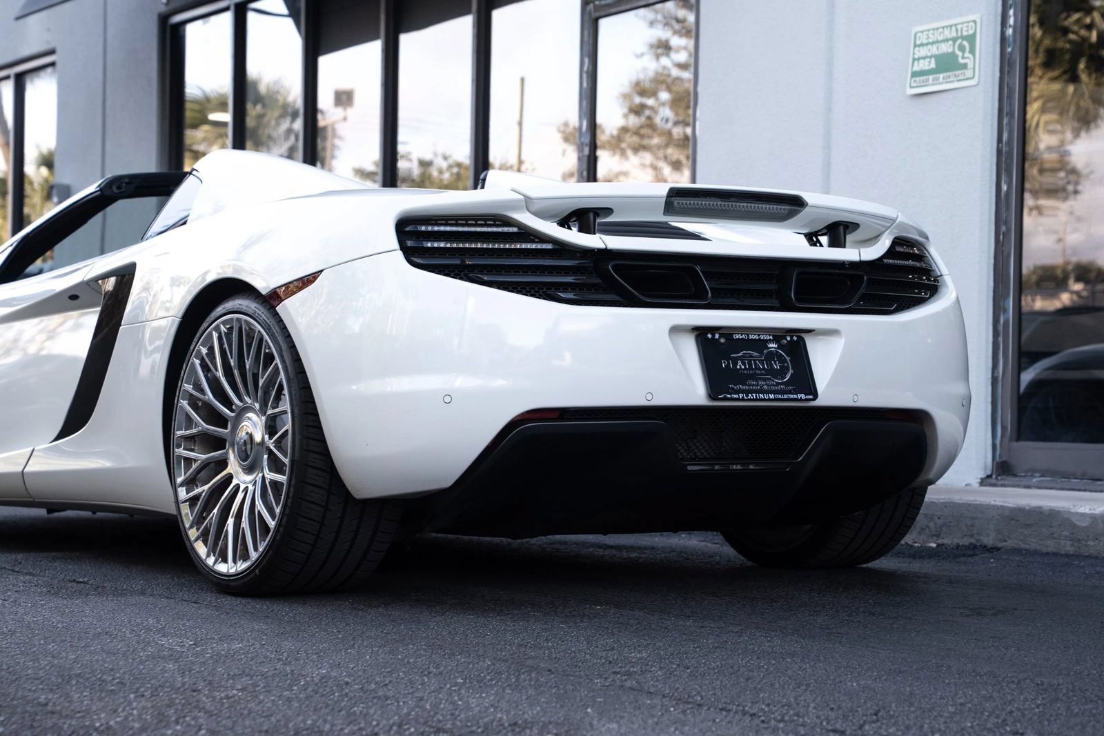 Used 2013 McLaren MP4-12C Spider RWD image 14