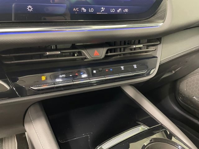 Certified 2025 Buick Envision Preferred AWD/4WD image 8