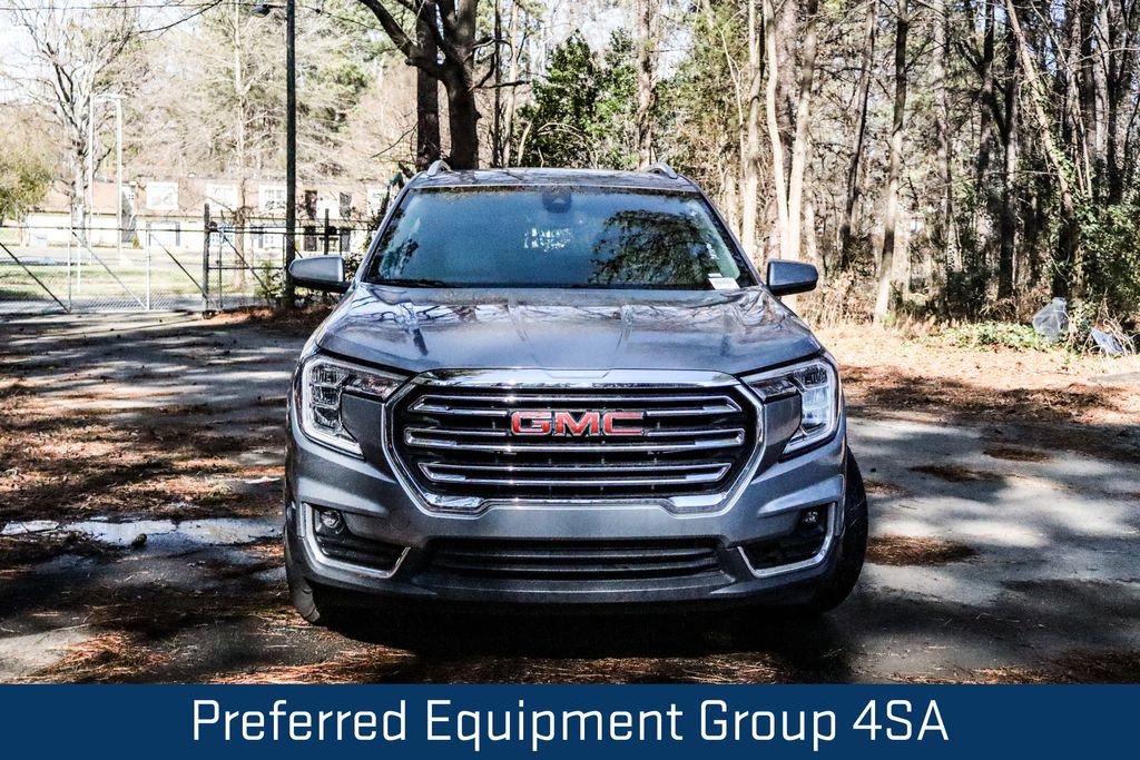 Used 2024 GMC Terrain SLT image 2