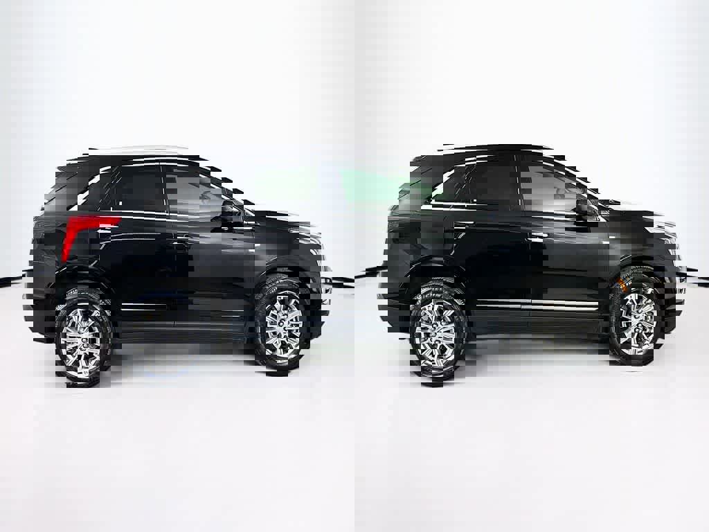 Used 2017 Cadillac XT5 Luxury w/ Driver Awareness Package AWD/4WD image 26