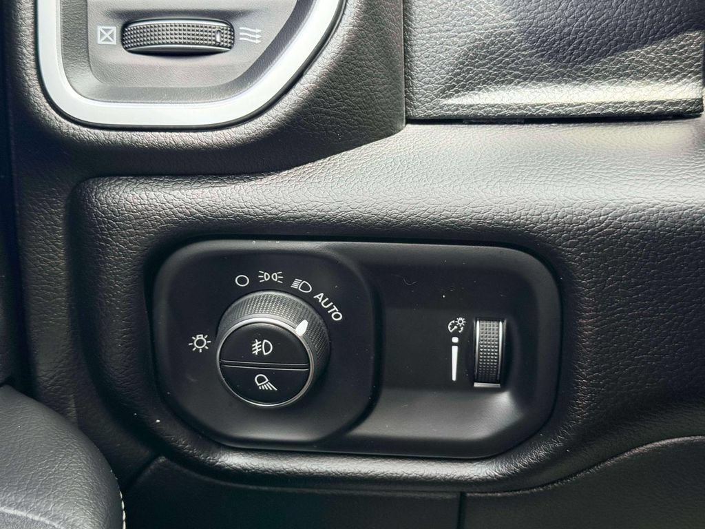 Used 2025 RAM 2500 Big Horn AWD/4WD image 18