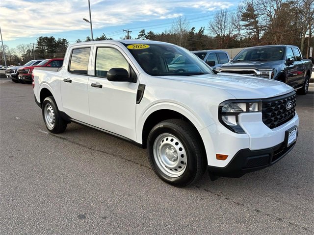 Used 2025 Ford Maverick XL image 1