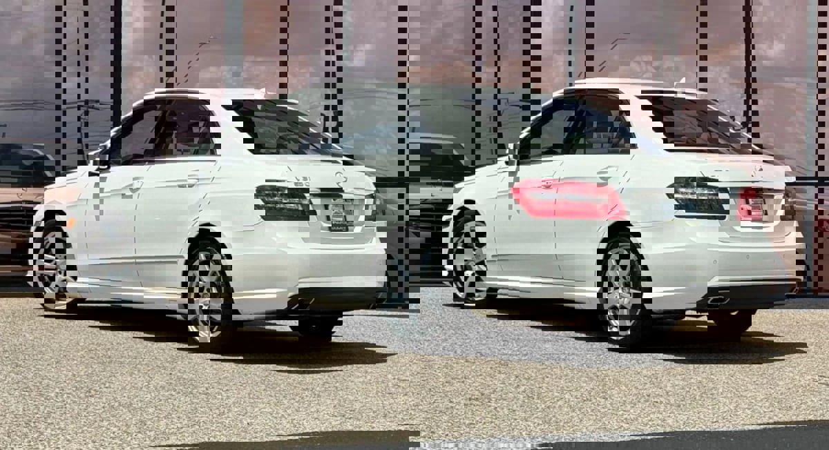 Used 2011 Mercedes-Benz E 350 Sport image 8