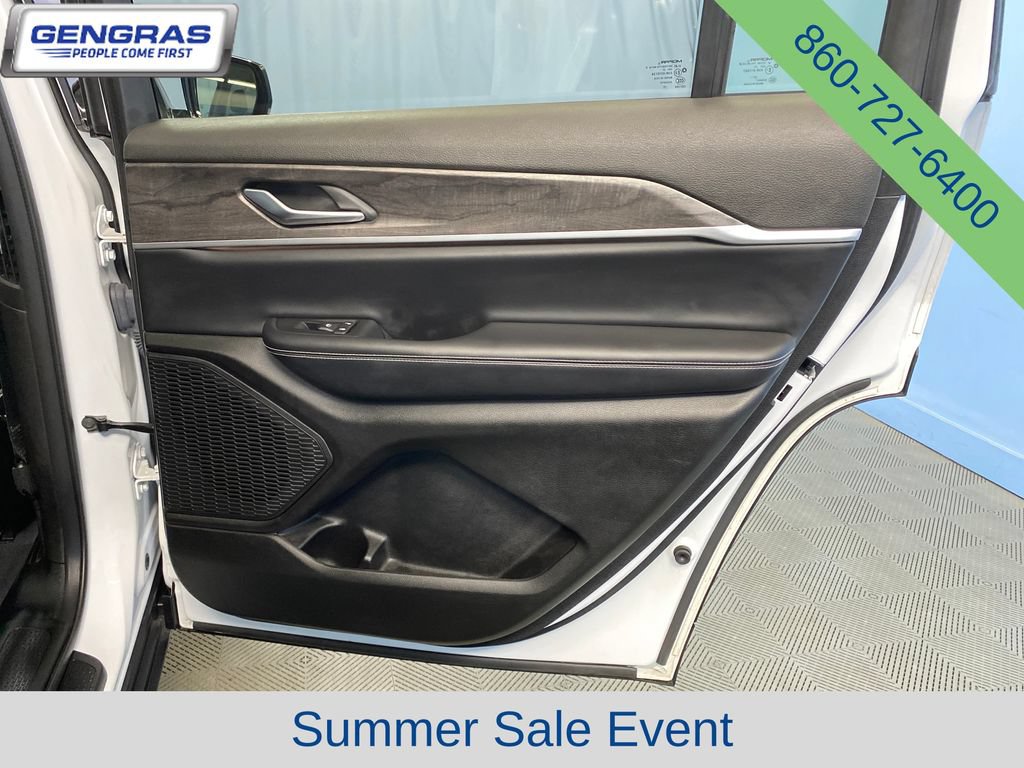 Used 2023 Jeep Grand Cherokee L Limited AWD/4WD image 42