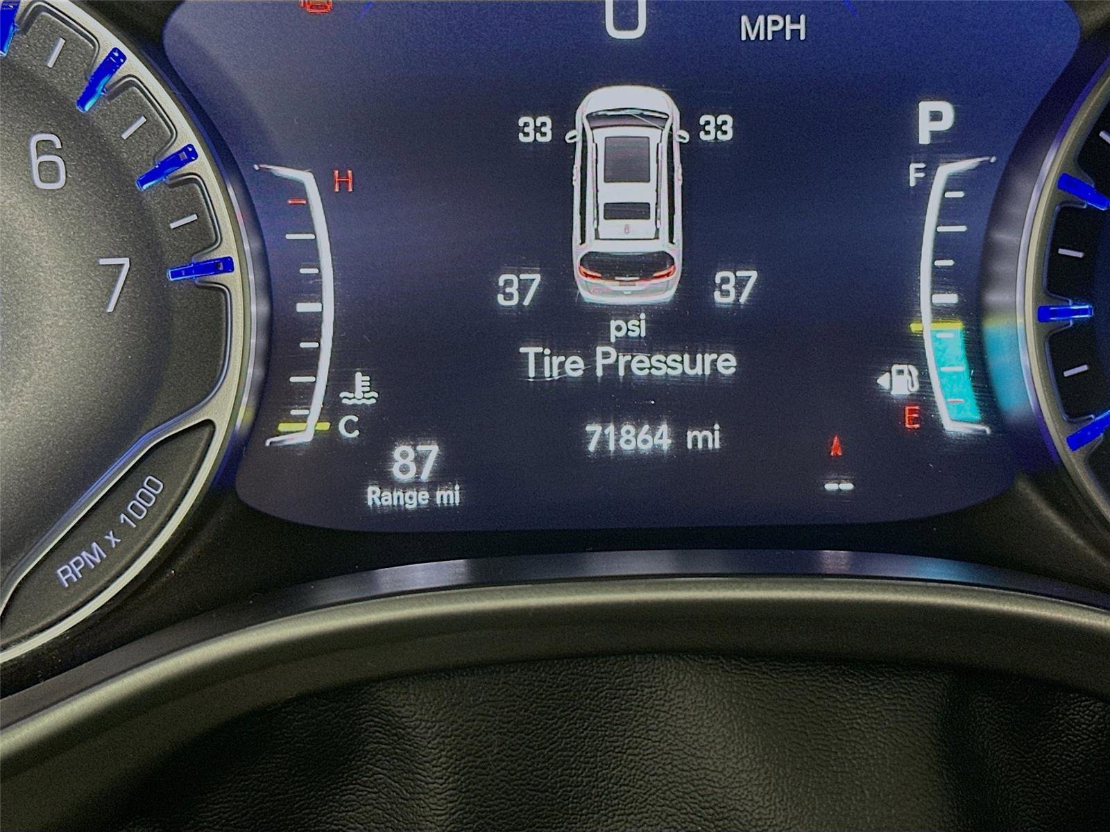 Used 2024 Chrysler Pacifica Touring-L FWD image 19