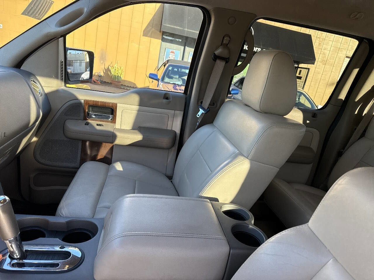 Used 2004 Ford F150 Lariat image 17