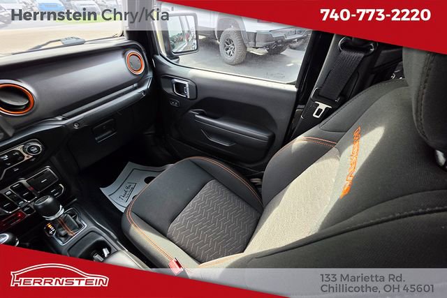 Used 2022 Jeep Gladiator Mojave w/ Cold Weather Group image 11