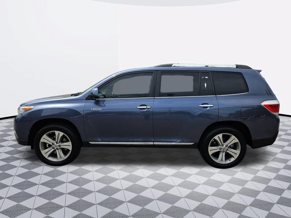 Used 2012 Toyota Highlander Limited w/ Tow Pkg AWD/4WD image 3
