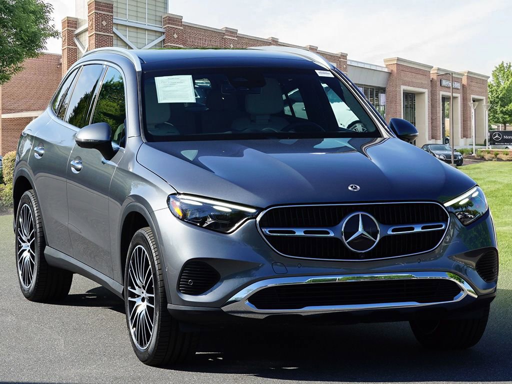 Certified 2023 Mercedes-Benz GLC 300 image 3