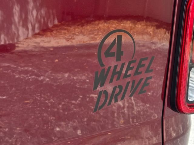 Used 2021 Jeep Gladiator Willys image 11