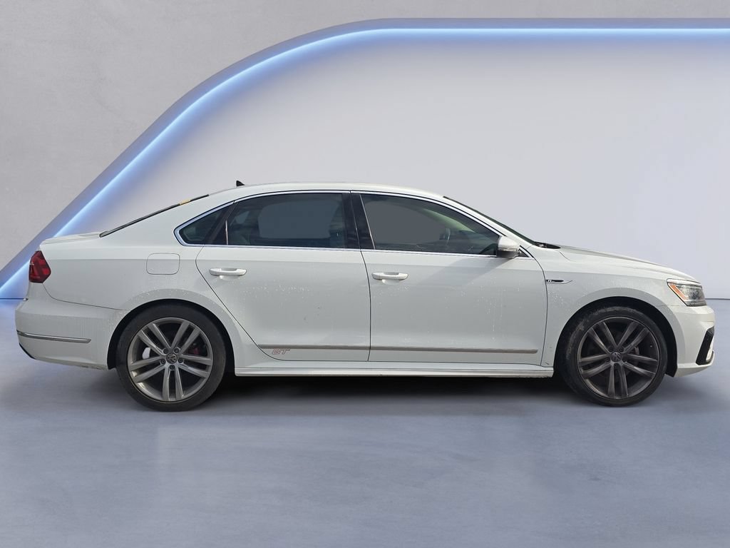 Used 2017 Volkswagen Passat 1.8T R-Line FWD image 8