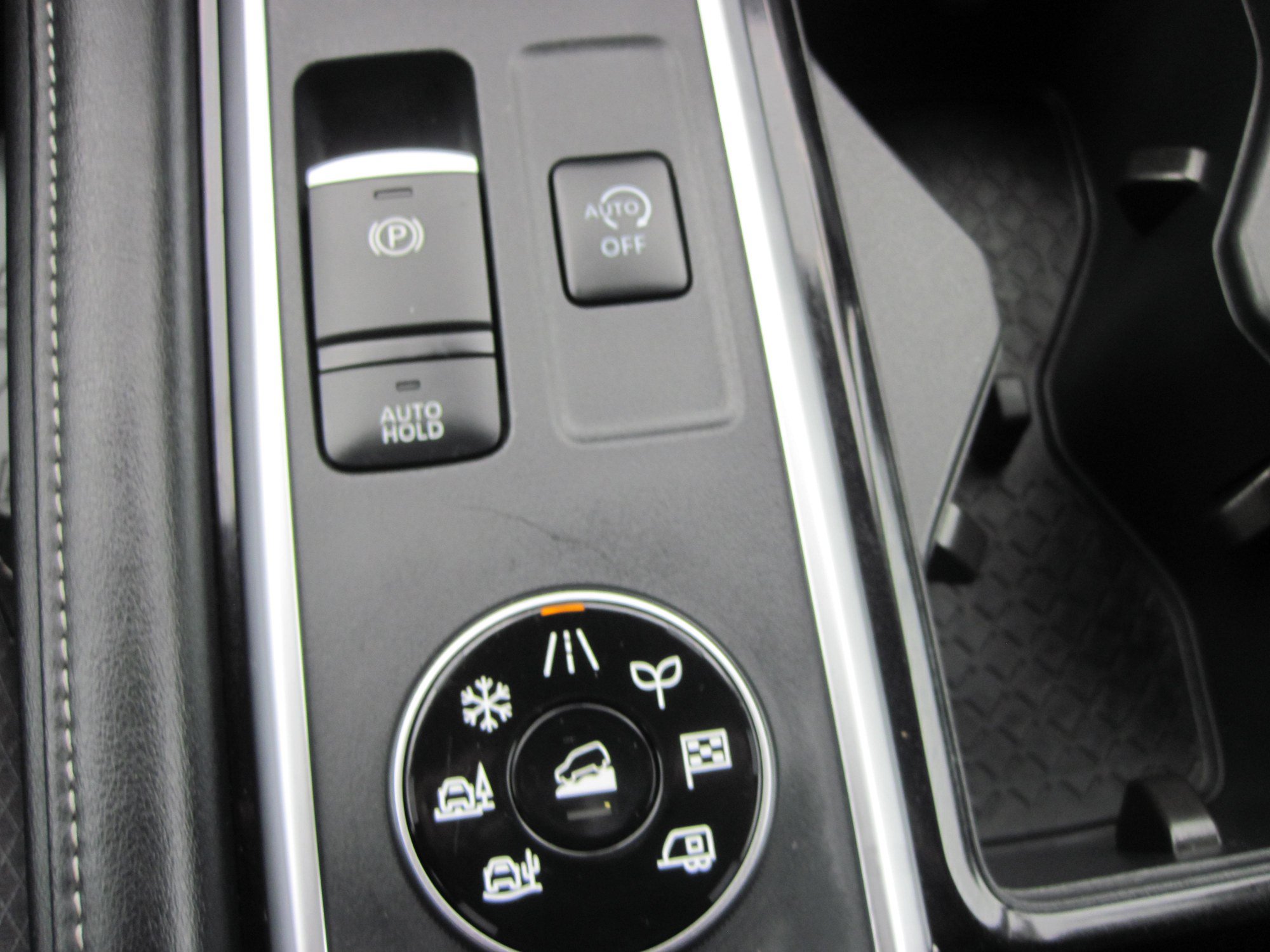 Used 2025 Nissan Pathfinder SV AWD/4WD image 25