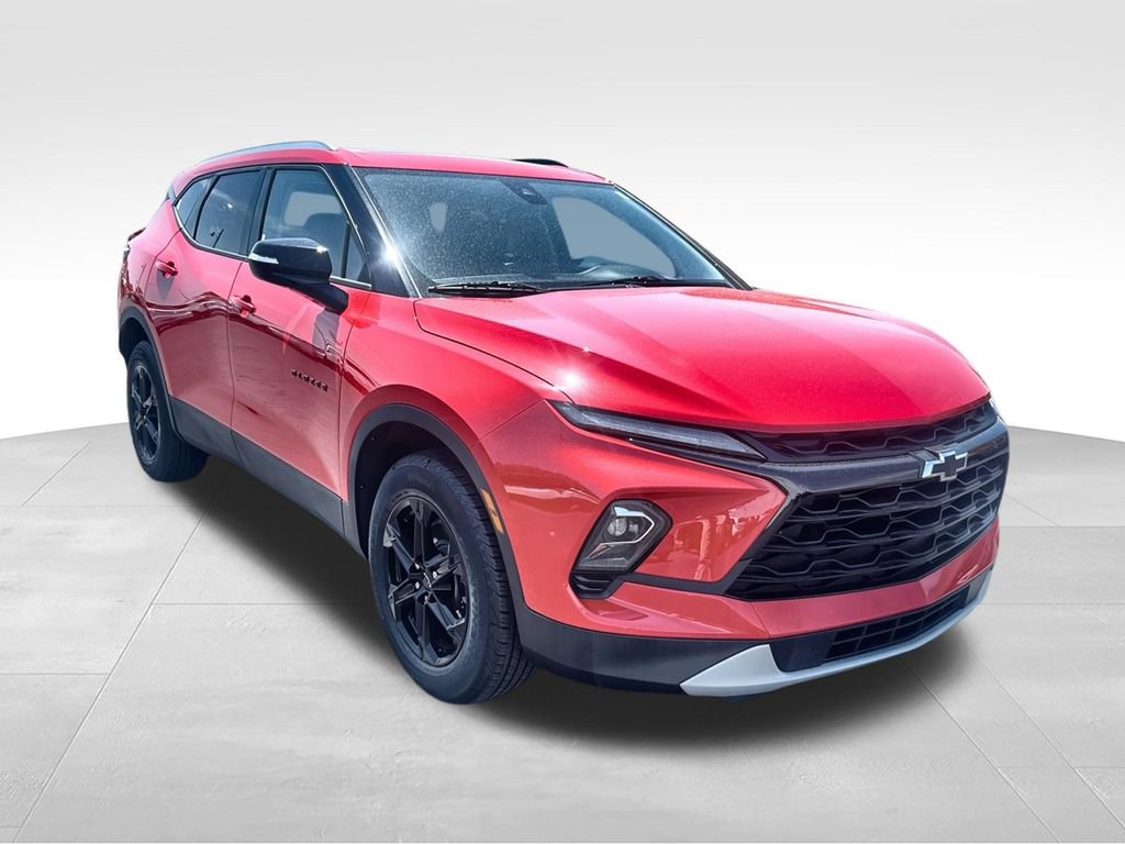 Used 2024 Chevrolet Blazer LT w/ Midnight/Sport Edition FWD image 2