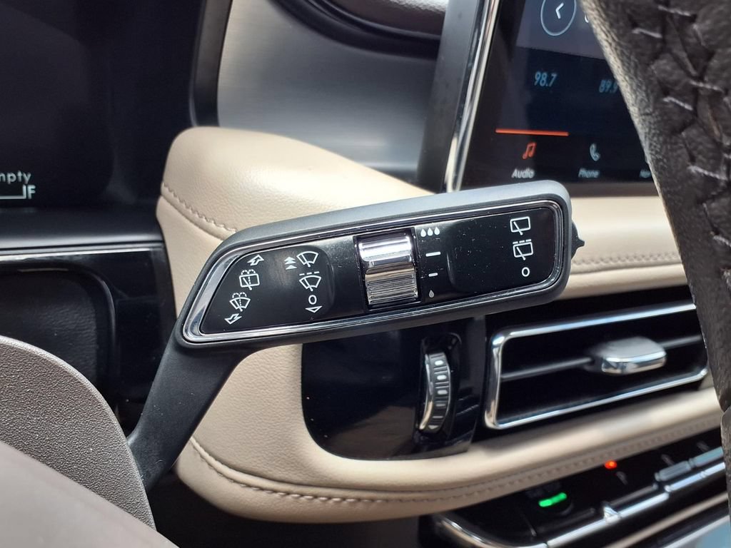 Used 2023 Lincoln Nautilus FWD w/ Premium Package image 19