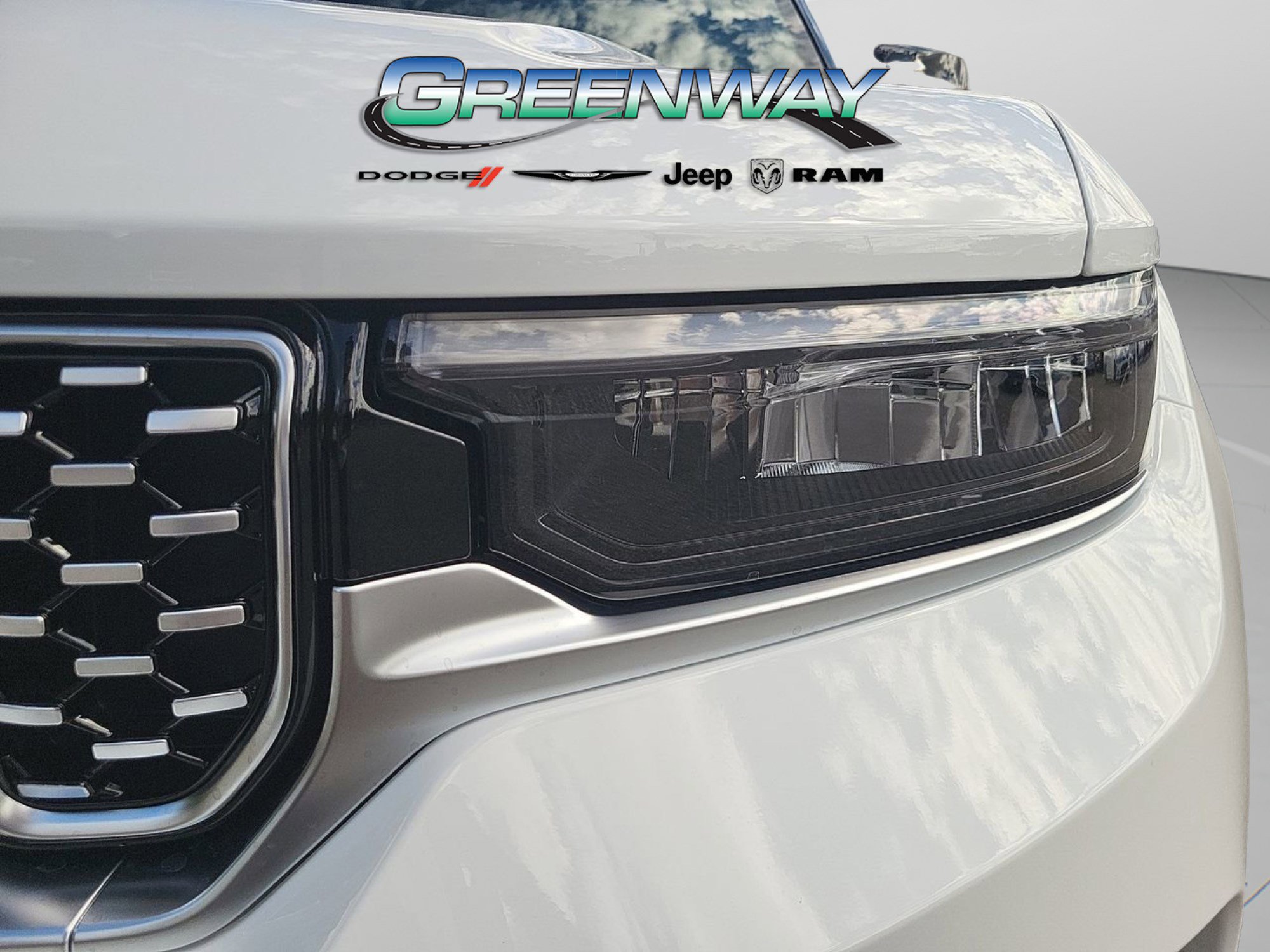 Used 2025 Jeep Grand Cherokee Summit image 5