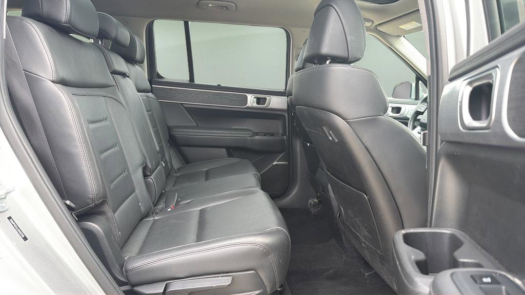 Used 2025 Hyundai Santa Fe Limited image 18