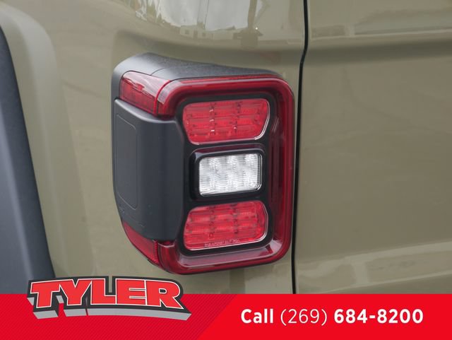 New 2026 Jeep Gladiator Rubicon w/ Steel Power Dome Hood Package AWD/4WD image 15