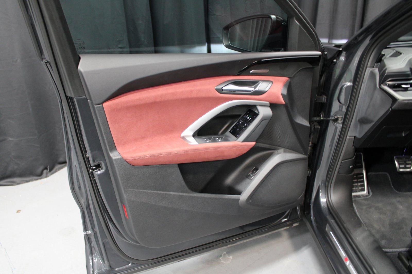 Used 2025 Audi SQ5 Prestige image 23