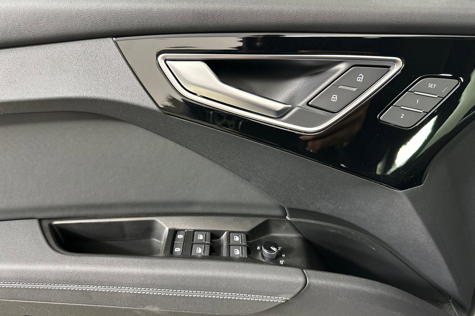 Used 2024 Audi Q4 e-tron Premium Plus w/ Premium Plus image 10