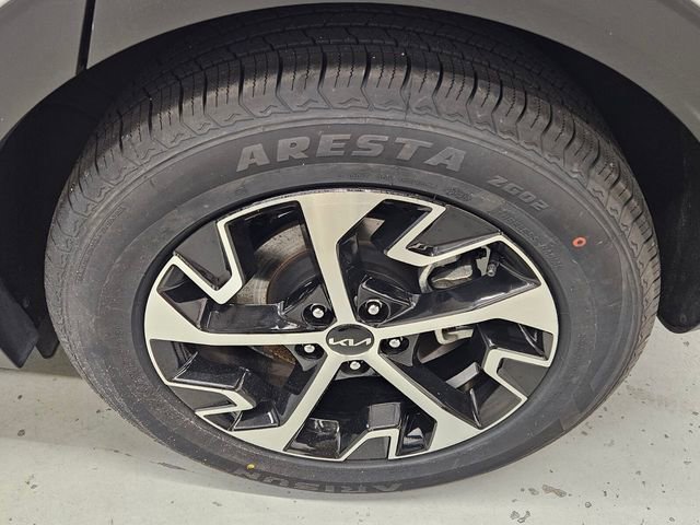 Used 2025 Kia Sportage EX image 10