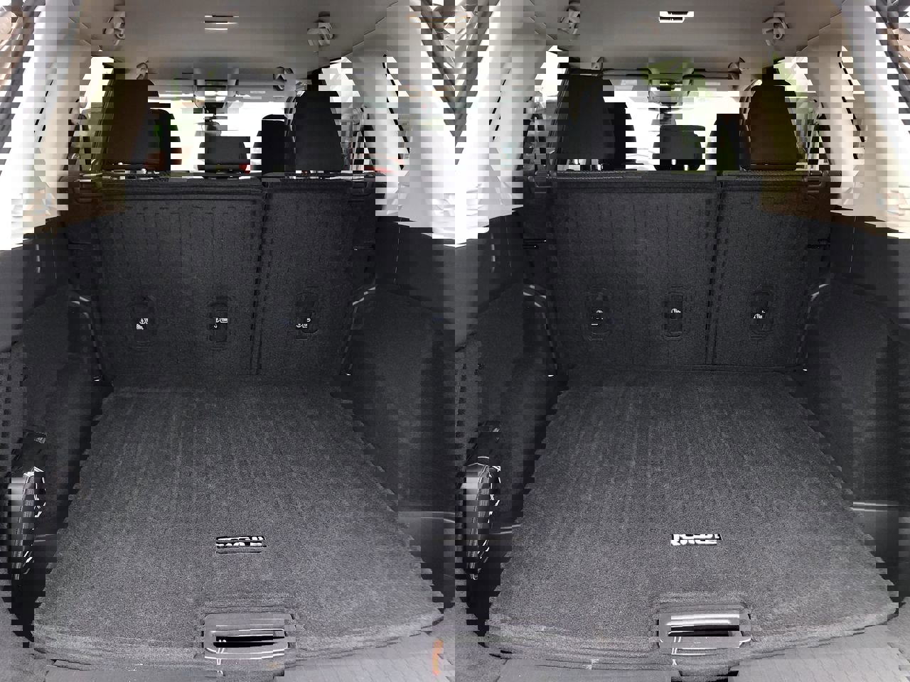 Used 2025 Nissan Rogue SV image 17