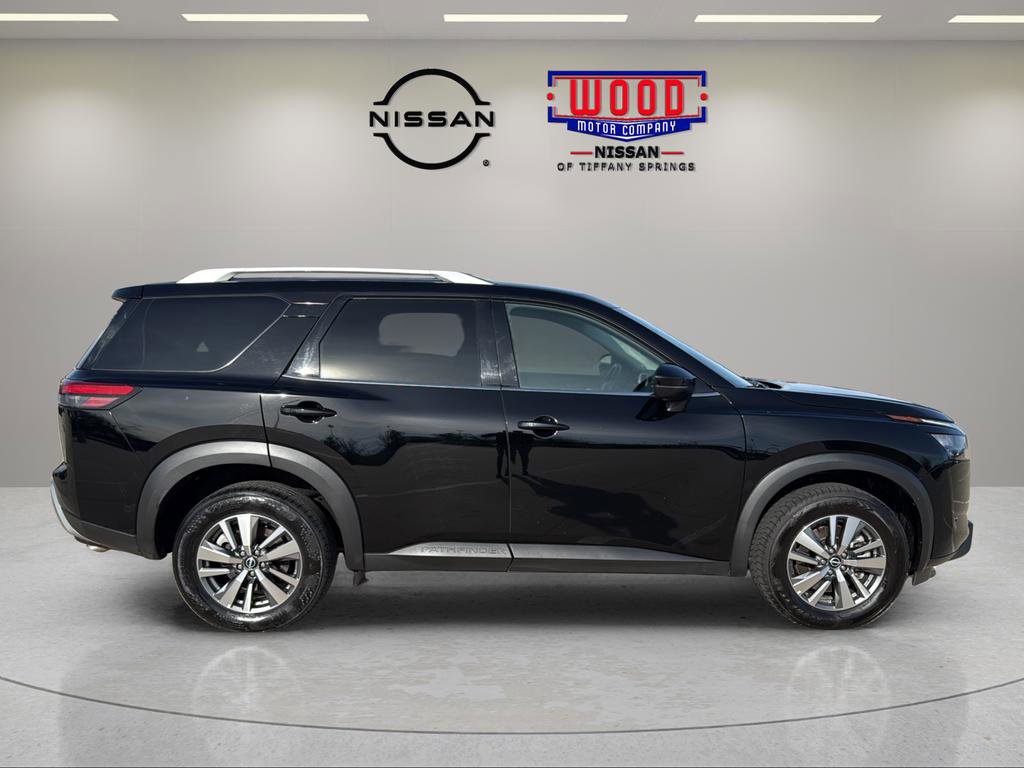 Certified 2025 Nissan Pathfinder SL image 2