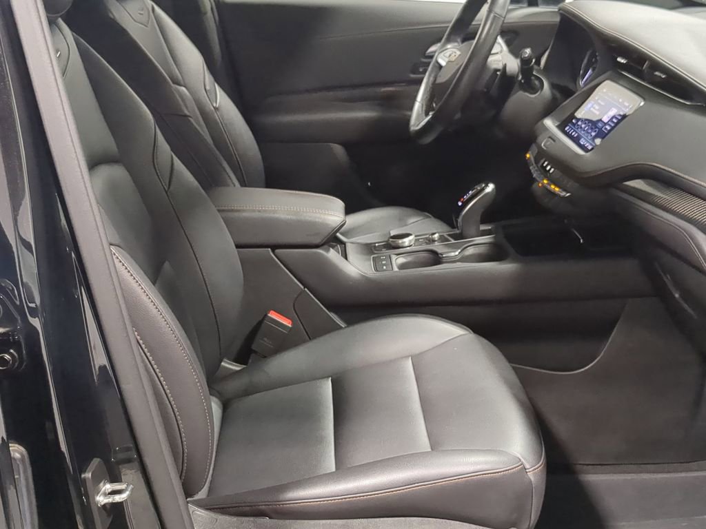 Used 2023 Cadillac XT4 Sport w/ LPO, Onyx Lite Package image 28