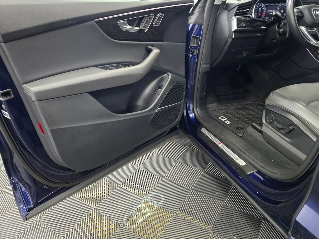 Used 2020 Audi Q8 Prestige image 35
