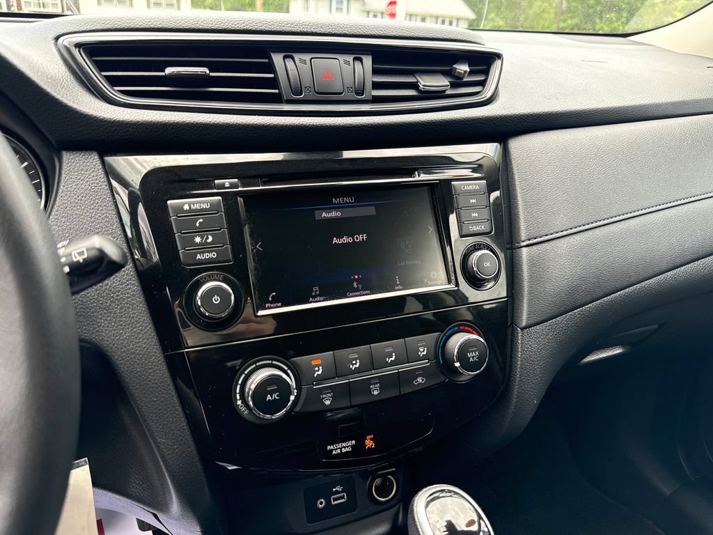 Used 2020 Nissan Rogue S w/ Special Edition Package AWD/4WD image 20