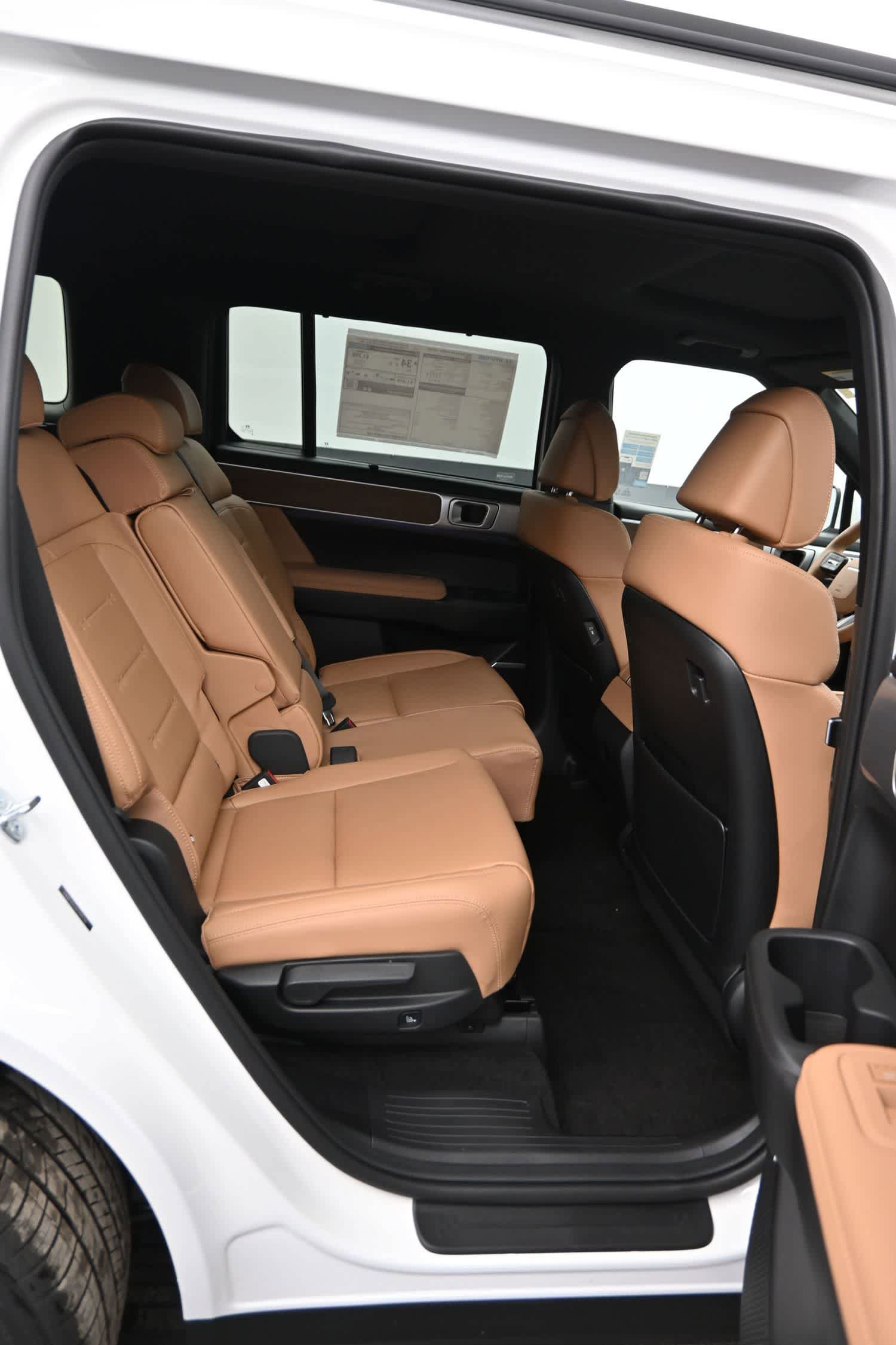 Certified 2026 Hyundai Santa Fe Limited AWD/4WD image 12