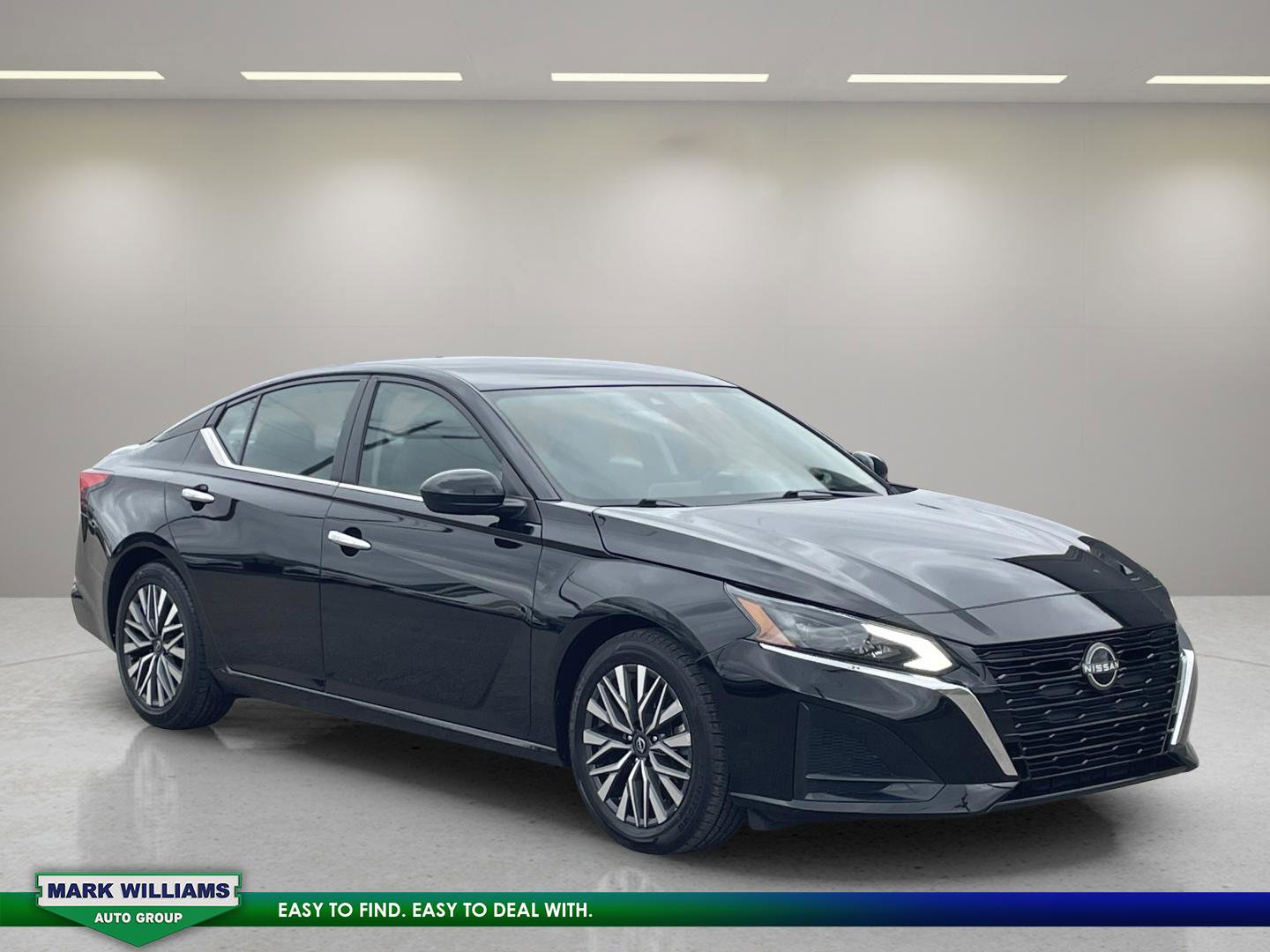 Used 2023 Nissan Altima 2.5 SV image 1